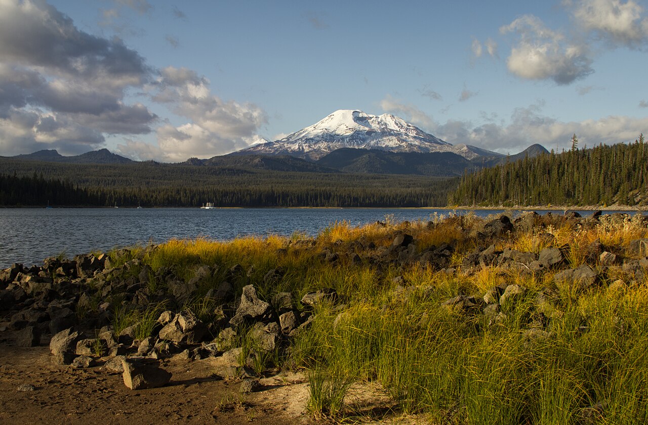 Elk Lake is a high-elevation lake situated within the Deschutes National Forest, along the Cascade Lakes Scenic Byway, about 32 miles southwest of Bend. The lake surface area is 405 acres with 5.1 miles of shoreline. Elk Lake is a well-known popular spot