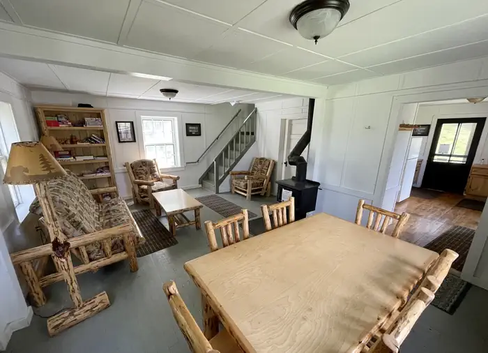 Swan Guard Living/Dining 1