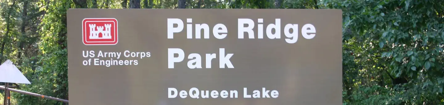 De Queen Lake Pine Ridge Park