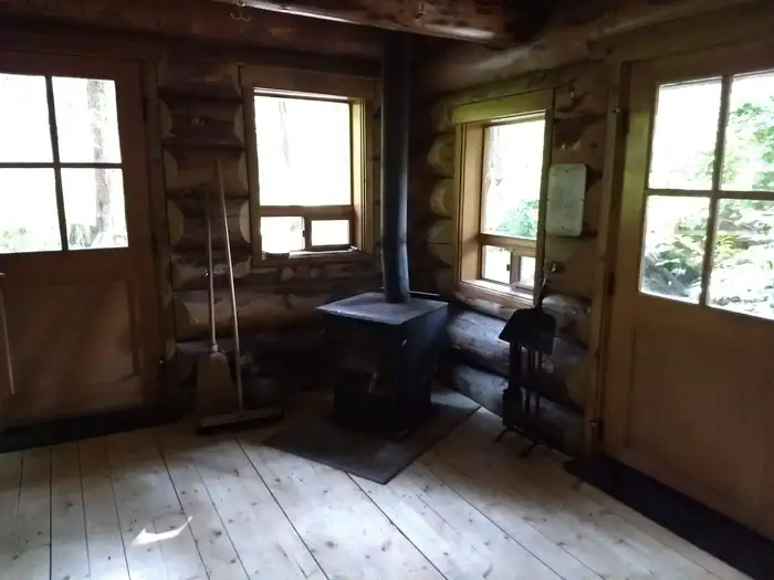 STARRIGAVAN CREEK CABIN11
