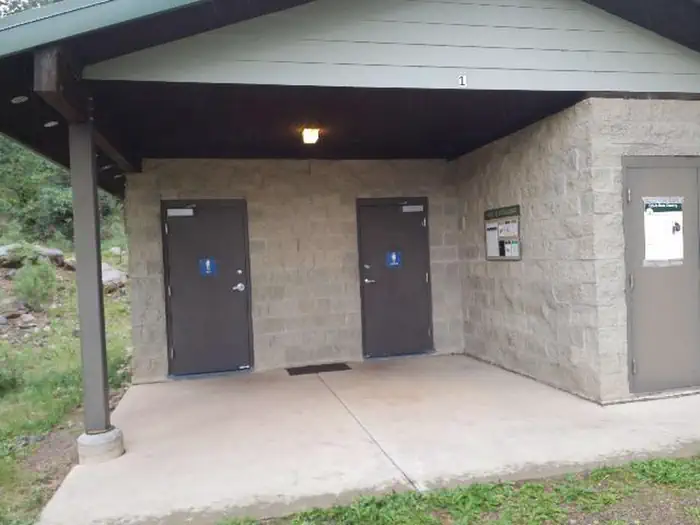 GRAHAM CREEK BATHROOM