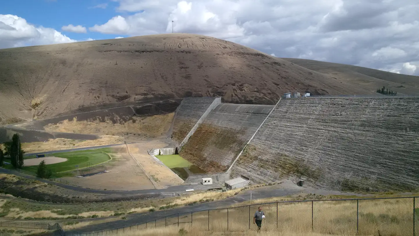 Large concrete dam at Willow Creek