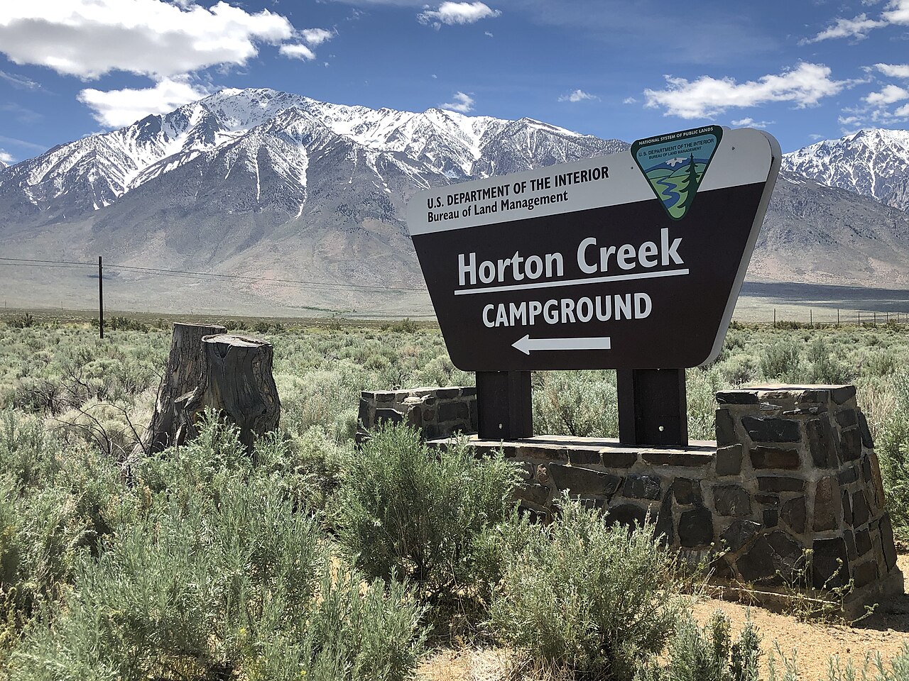 Horton Creek Campground is located on an alluvial fan, next to Horton Creek with an outstanding view of Mt. Tom and Wheeler Crest in the Sierra Nevada Range. Nearby, visitors will see the the Tungsten Hills. Wintering deer herds often graze near the campg