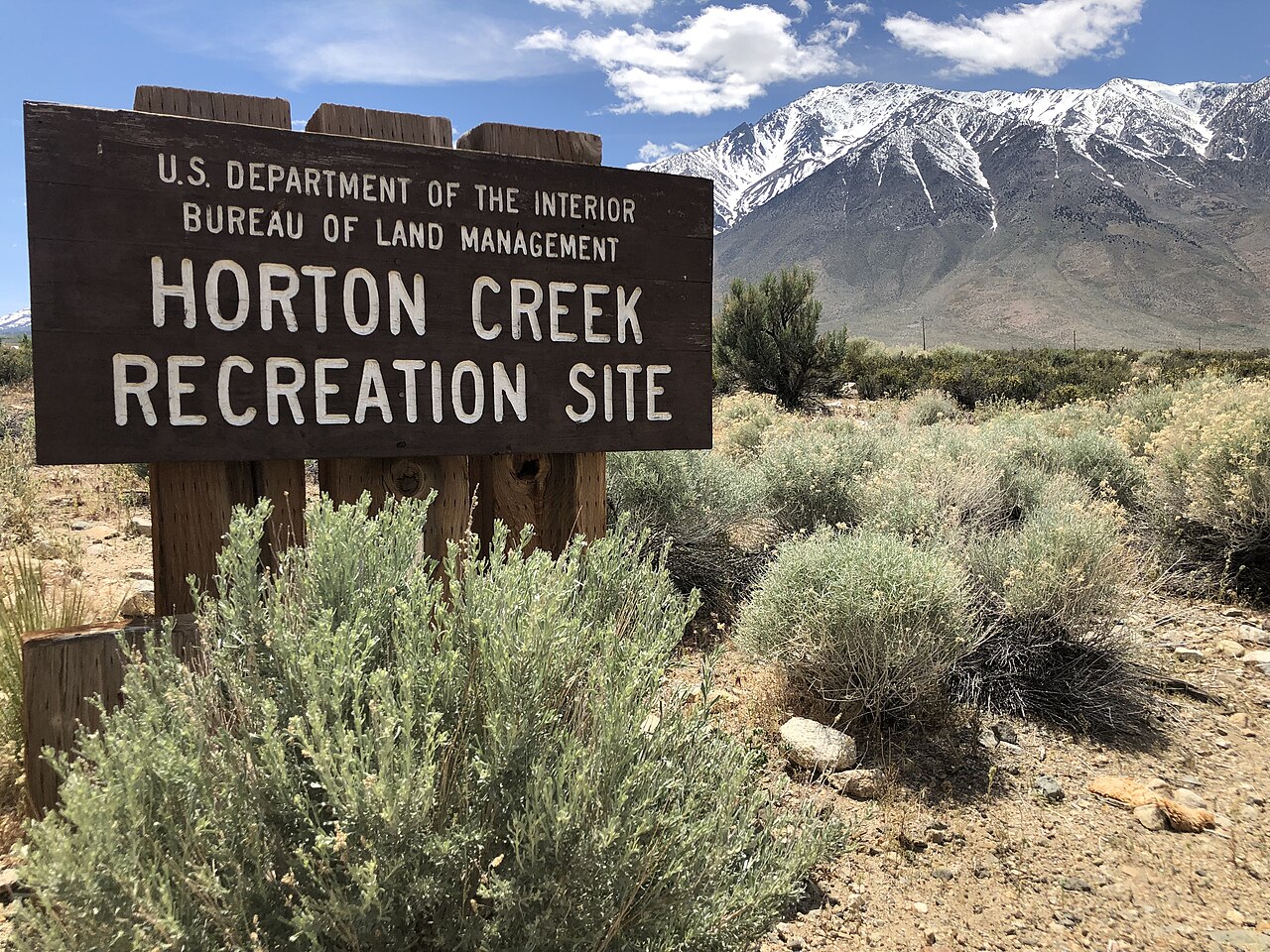 Horton Creek Campground is located on an alluvial fan, next to Horton Creek with an outstanding view of Mt. Tom and Wheeler Crest in the Sierra Nevada Range. Nearby, visitors will see the the Tungsten Hills. Wintering deer herds often graze near the campg
