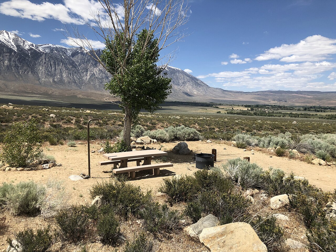 Horton Creek Campground is located on an alluvial fan, next to Horton Creek with an outstanding view of Mt. Tom and Wheeler Crest in the Sierra Nevada Range. Nearby, visitors will see the the Tungsten Hills. Wintering deer herds often graze near the campg