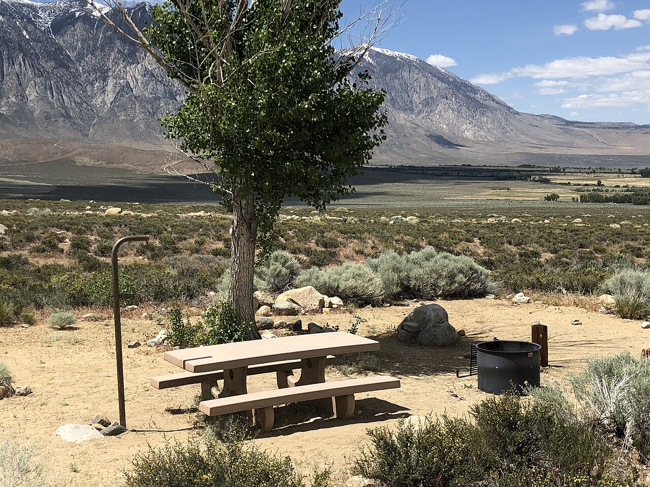 Horton Creek Campground is located on an alluvial fan, next to Horton Creek with an outstanding view of Mt. Tom and Wheeler Crest in the Sierra Nevada Range. Nearby, visitors will see the the Tungsten Hills. Wintering deer herds often graze near the campg